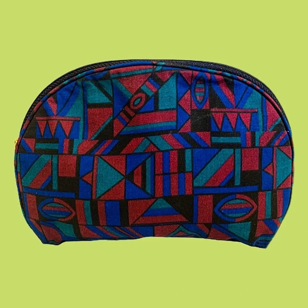 MAKE UP, HAIR ACCESSORIES, TOILETRIES BAG NWT